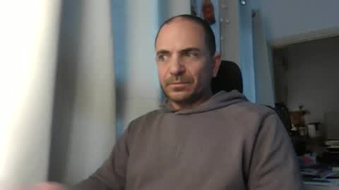 Ariel online show from March 6, 5:28 am