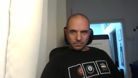 Ariel online show from December 18, 8:57 pm