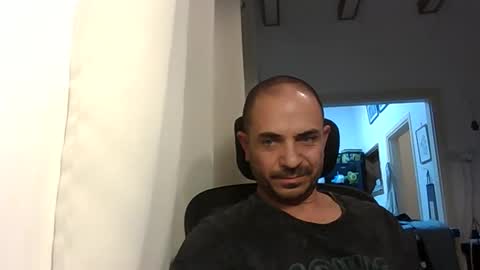 Ariel online show from December 4, 7:02 pm