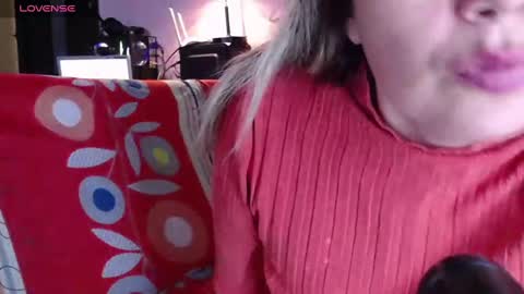 Snapshot of emmahenderson chatting on January 25, 11:22 pm Andrea online show from January 25, 11:22 pm
