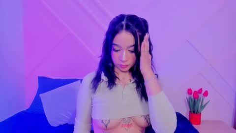 emmajohanson online show from October 13, 3:41 am