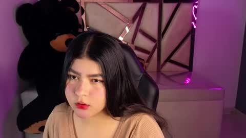 Snapshot of emmalee_a chatting on January 30, 10:29 am Emma online show from January 30, 10:29 am
