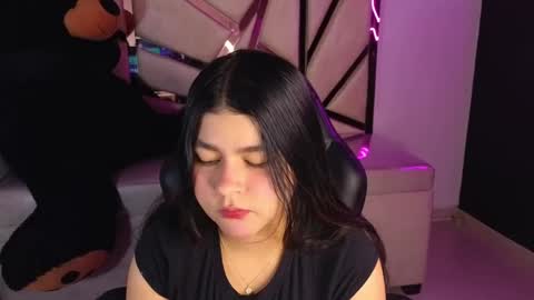 Snapshot of emmalee_a chatting on January 26, 11:39 am Emma online show from January 26, 11:39 am