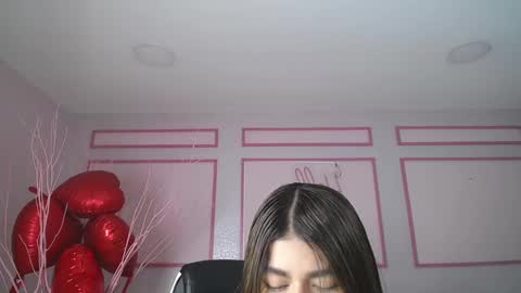Snapshot of emmalee_a chatting on February 23, 11:44 am Emma online show from February 23, 11:44 am