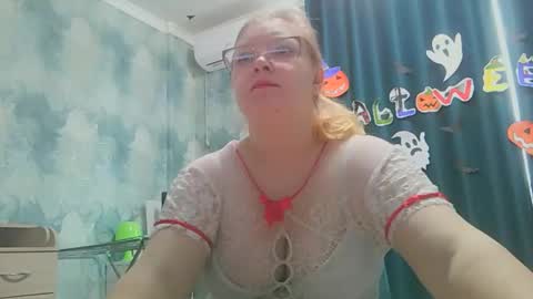 emmamelody online show from November 1, 9:08 am