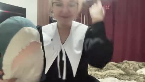 emmanoir_ online show from March 10, 5:39 pm