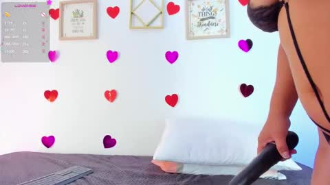Snapshot of emmarogers_ chatting on February 22, 12:40 pm Emma Rogers online show from February 22, 12:40 pm
