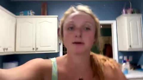 emmarouge_23 online show from October 23, 5:42 am