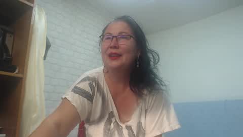 emmasquirt69 online show from November 16, 9:06 pm