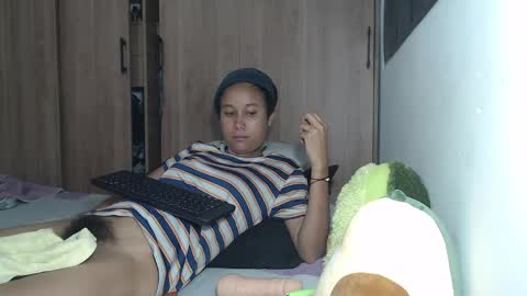 Snapshot of emmasweet95 chatting on December 29, 11:07 am emmasweet95 online show from December 29, 11:07 am