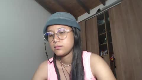 Snapshot of emmasweet95 chatting on January 23, 1:41 am emmasweet95 online show from January 23, 1:41 am
