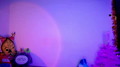 RH-NEGATIVE GREEN-EYED BAELIEN online show from January 29, 2:10 pm