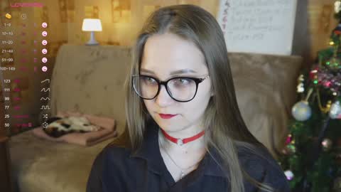 Snapshot of emmatiny chatting on January 10, 6:38 pm Mia online show from January 10, 6:38 pm
