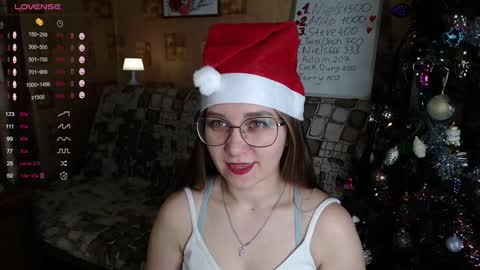Snapshot of emmatiny chatting on December 15, 1:54 pm Mia online show from December 15, 1:54 pm