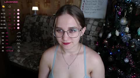 Snapshot of emmatiny chatting on December 15, 5:42 pm Mia online show from December 15, 5:42 pm