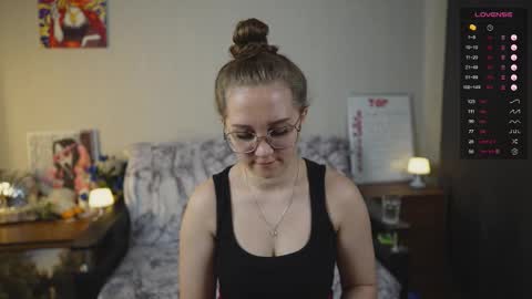 Mia online show from September 25, 3:08 pm