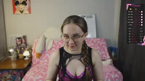 Mia online show from May 18, 7:31 pm