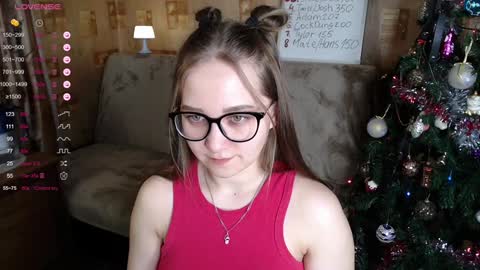 Snapshot of emmatiny chatting on January 5, 12:21 pm Mia online show from January 5, 12:21 pm
