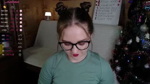 Snapshot of emmatiny chatting on December 25, 1:09 pm Mia online show from December 25, 1:09 pm