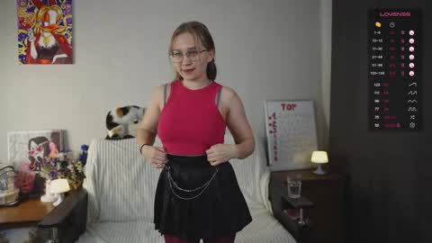 Snapshot of emmatiny chatting on September 11, 3:46 pm Mia online show from September 11, 3:46 pm