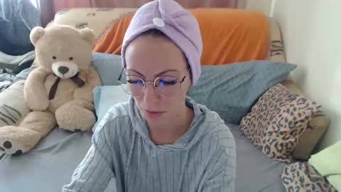 Emmatoo online show from September 28, 2:04 pm