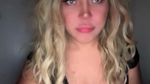 YourDreamGirl Emma  online show from February 7, 1:52 am