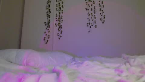 Emma online show from September 25, 6:04 pm