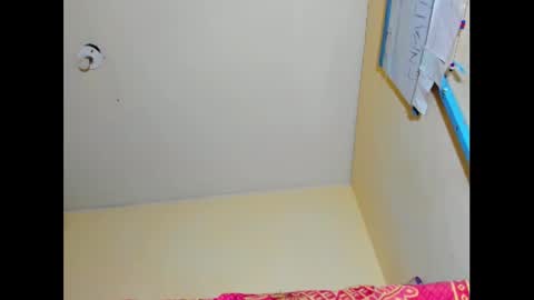 Snapshot of emmawuilian chatting on January 18, 2:33 pm hi im emmalina welcome to your happy place online show from January 18, 2:33 pm