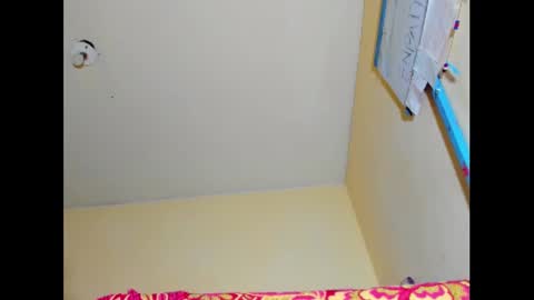 Snapshot of emmawuilian chatting on January 19, 3:53 pm hi im emmalina welcome to your happy place online show from January 19, 3:53 pm