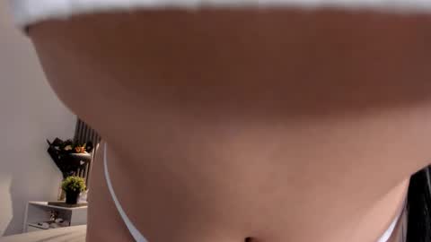 emmazc_ online show from November 24, 8:18 pm