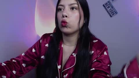 Snapshot of emmi_0 chatting on March 11, 12:00 am Emily Independent model online show from March 11, 12:00 am