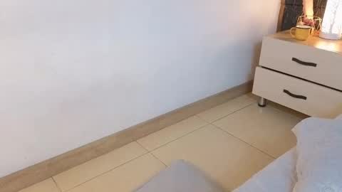 emmi_collins online show from November 10, 8:33 pm