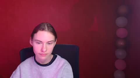 Snapshot of emmi_rossum chatting on February 28, 3:26 pm Emmi online show from February 28, 3:26 pm
