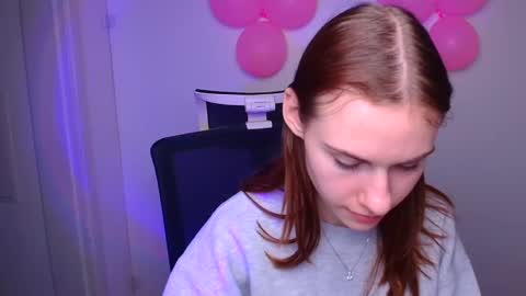 Snapshot of emmi_rossum chatting on February 17, 4:06 pm Emmi online show from February 17, 4:06 pm