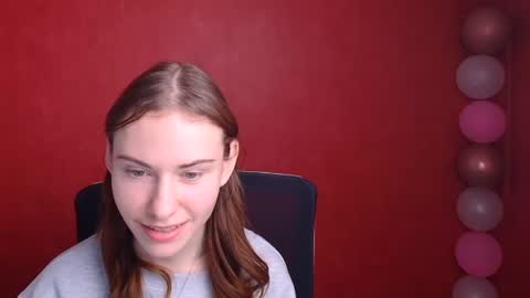 Snapshot of emmi_rossum chatting on February 26, 3:32 pm Emmi online show from February 26, 3:32 pm