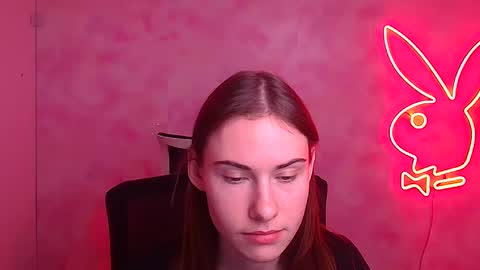 Snapshot of emmi_rossum chatting on February 20, 9:22 am Emmi online show from February 20, 9:22 am