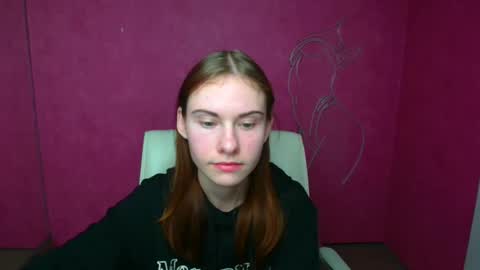 Snapshot of emmi_rossum chatting on March 9, 10:41 pm Emmi online show from March 9, 10:41 pm