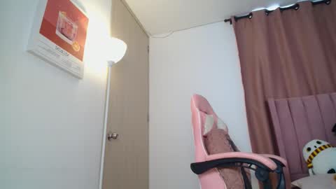 emmily online show from March 10, 7:29 pm