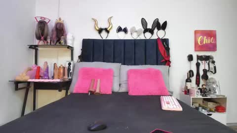          online show from November 4, 1:12 pm