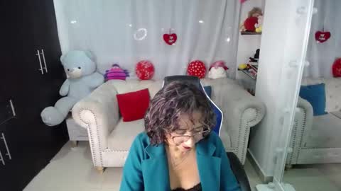 Emmily online show from February 20, 11:54 pm