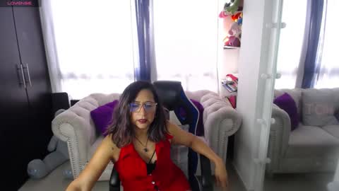 Emmily online show from January 4, 10:13 pm
