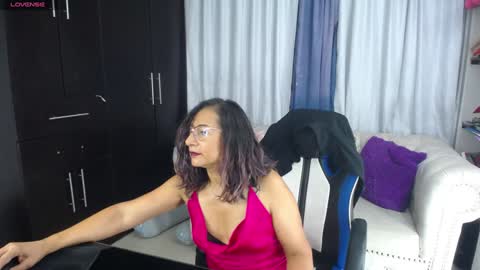 Emmily online show from December 31, 2:08 am