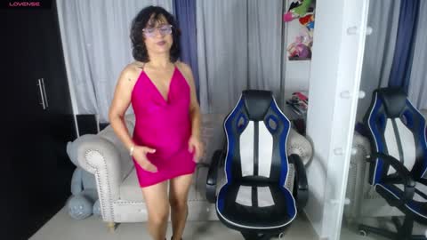 Emmily online show from January 11, 1:06 am