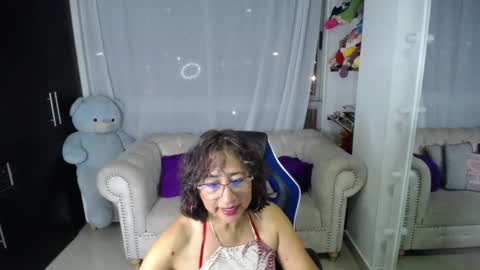 Emmily online show from February 8, 11:24 pm
