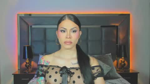 Snapshot of emmilysantibanez chatting on December 5, 1:55 pm Emmily Santibaez online show from December 5, 1:55 pm