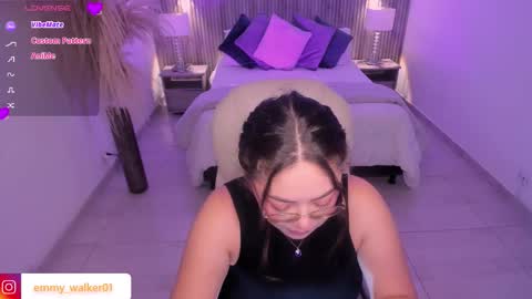 Emmy Walker online show from November 5, 11:01 am