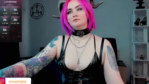 Snapshot of emmybrightj_ chatting on January 29, 7:57 am Emmy Bright 50 online show from January 29, 7:57 am