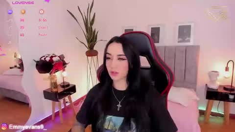 Emmy Evans  online show from December 2, 8:06 pm
