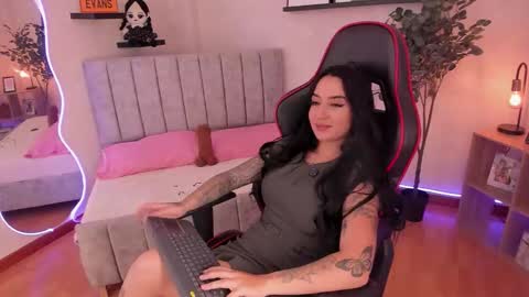 Emmy Evans  online show from September 10, 8:54 pm