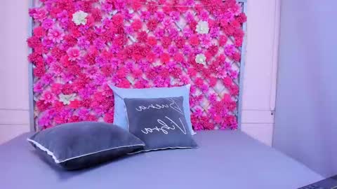 Snapshot of emmyrouse_ chatting on March 1, 1:53 am emmy rouse online show from March 1, 1:53 am